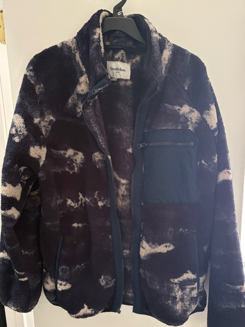 Goodfellow & Co Men’s Navy and Cream Tie-Dye Sherpa Jacket